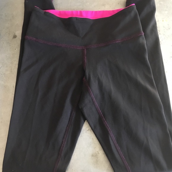 lululemon athletica Pants - Lululemon Reversible Wunder Under Blk Leggings 4